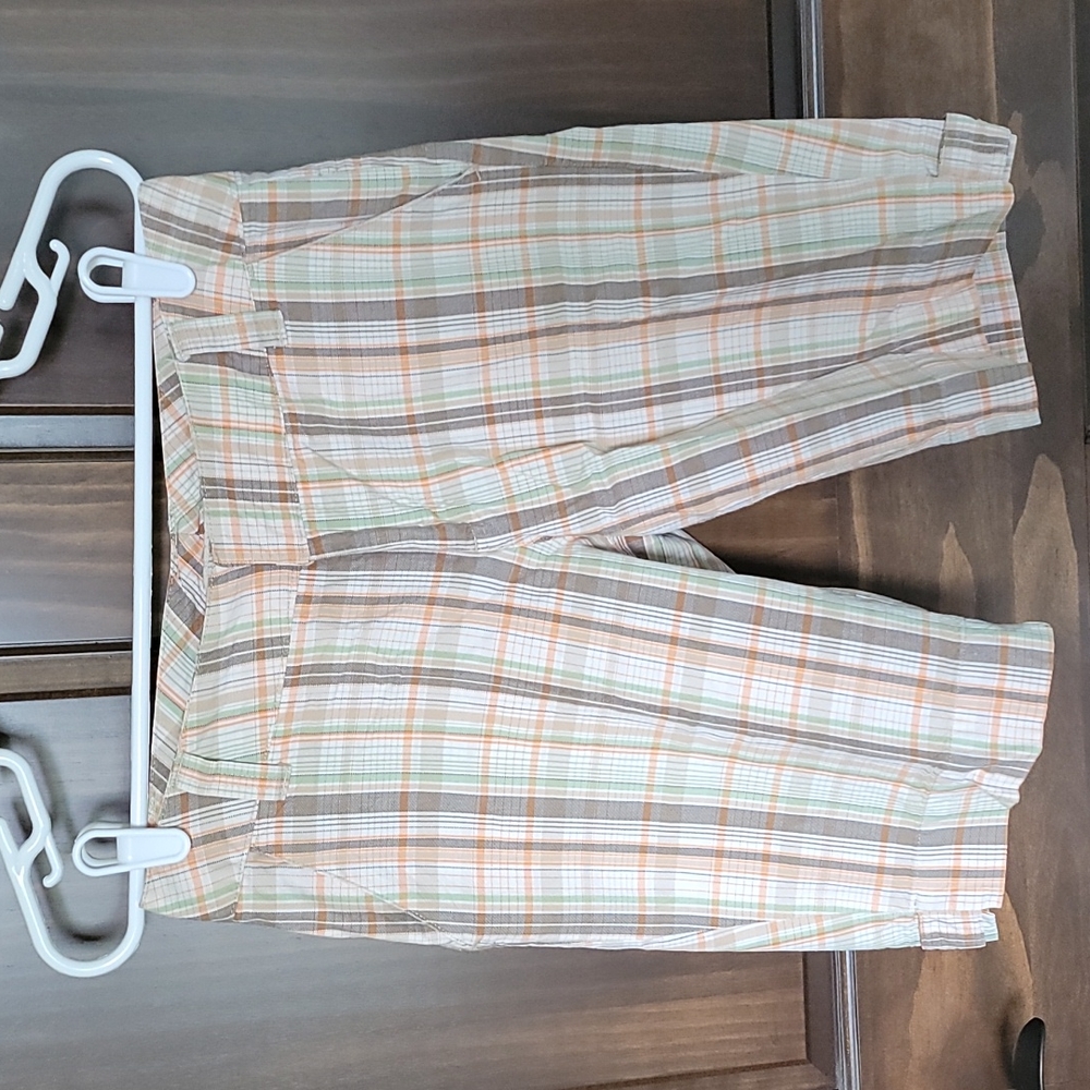 Womens size 4 Natural Reflections bermuda shorts
